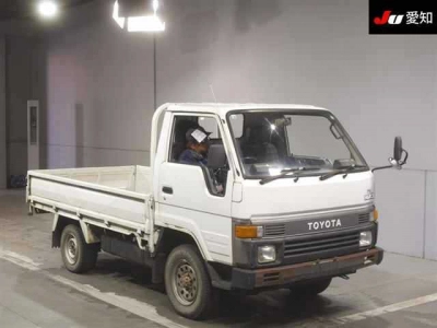 TOYOTA HIACE TRUCK