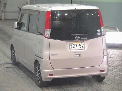 NISSAN ROOX