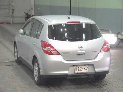 NISSAN TIIDA