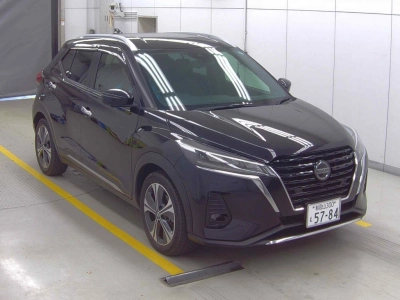 NISSAN KICKS