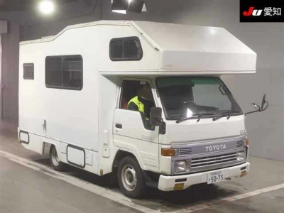 TOYOTA HIACE TRUCK