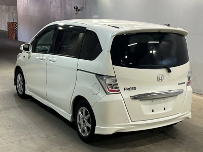 HONDA FREED HYBRID