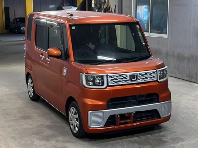 DAIHATSU WAKE