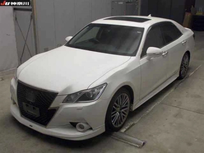 TOYOTA CROWN