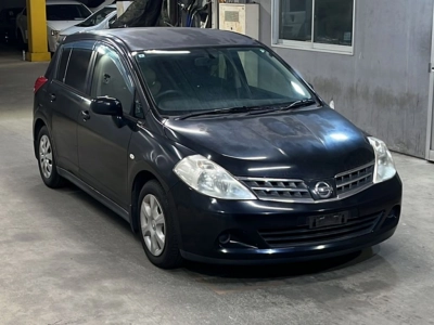 NISSAN TIIDA