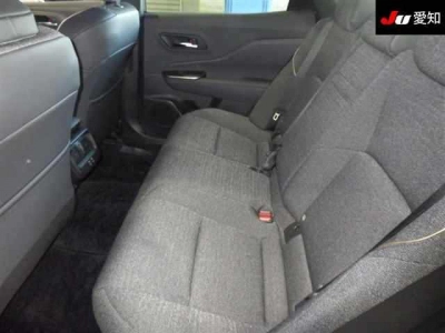 TOYOTA CROWN CROSSOVER