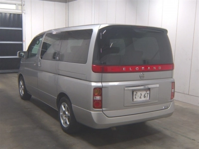 NISSAN ELGRAND