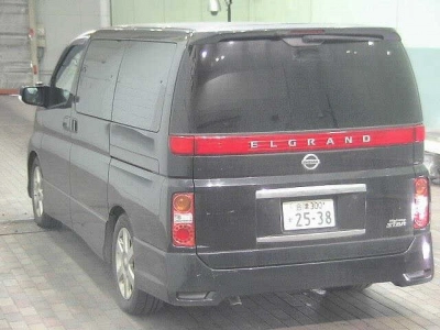 NISSAN ELGRAND