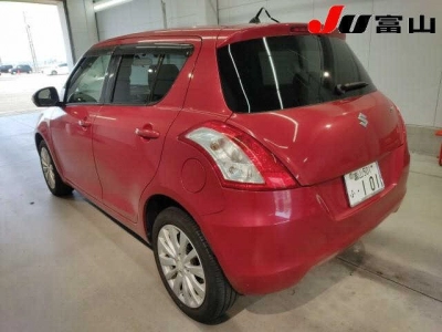 SUZUKI SWIFT