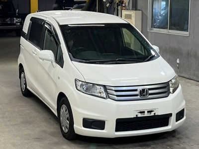 HONDA FREED SPIKE