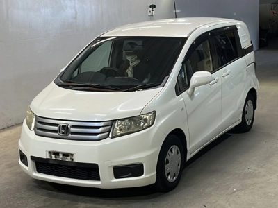 HONDA FREED SPIKE