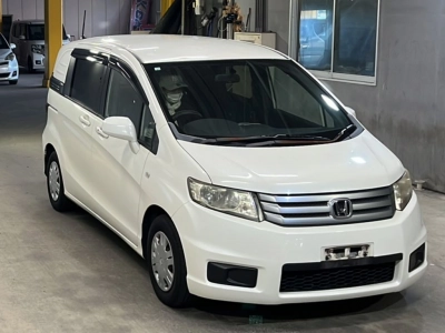 HONDA FREED SPIKE