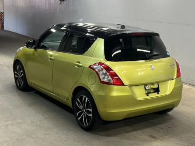 SUZUKI SWIFT