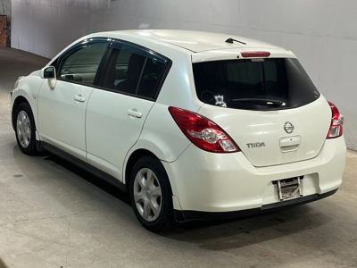NISSAN TIIDA