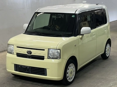 TOYOTA PIXIS SPACE