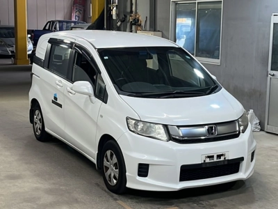 HONDA FREED SPIKE