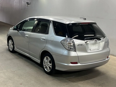 HONDA FIT SHUTTLE HYBRID