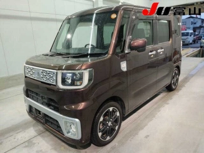 DAIHATSU WAKE