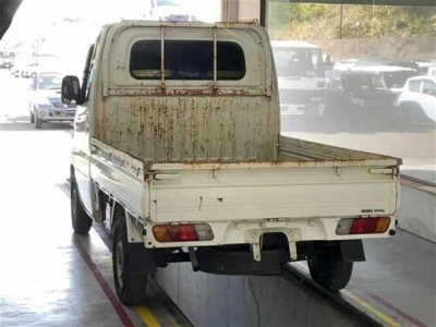 NISSAN CLIPPER TRUCK