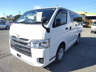 TOYOTA REGIUS ACE
