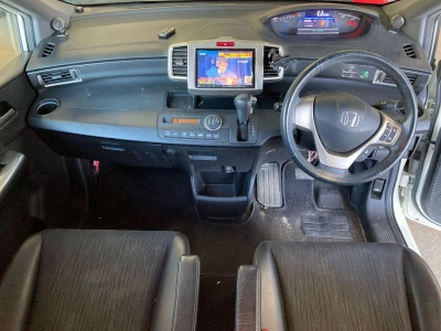 HONDA FREED SPIKE HYBRID