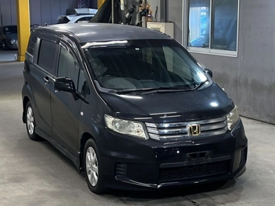 HONDA FREED SPIKE