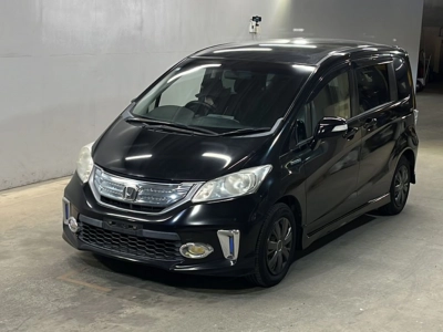 HONDA FREED HYBRID