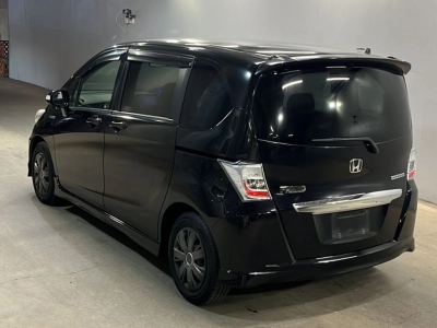 HONDA FREED HYBRID