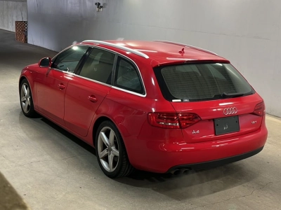 AUDI A4 AVANTE