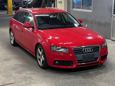 AUDI A4 AVANTE