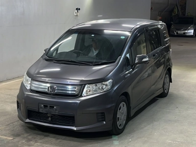 HONDA FREED SPIKE HYBRID