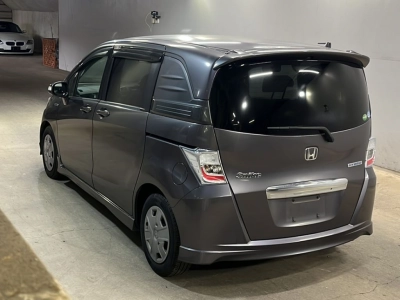 HONDA FREED SPIKE HYBRID