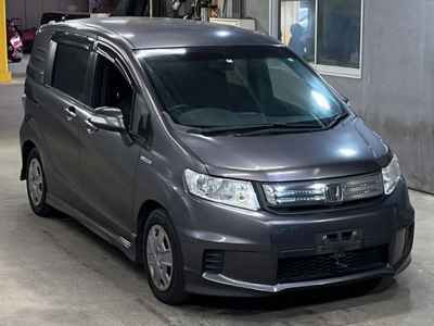 HONDA FREED SPIKE HYBRID