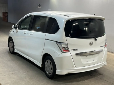 HONDA FREED HYBRID