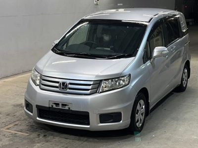 HONDA FREED SPIKE