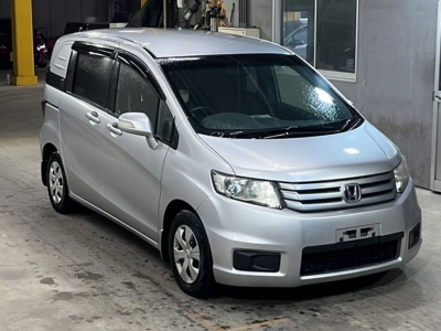 HONDA FREED SPIKE