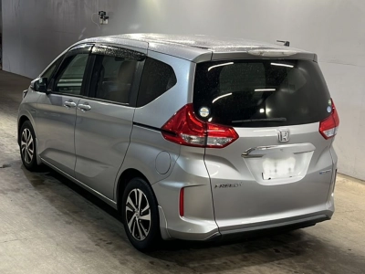 HONDA FREED + HYBRID