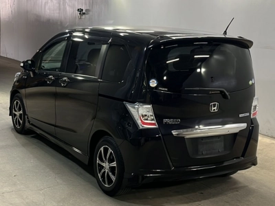 HONDA FREED HYBRID