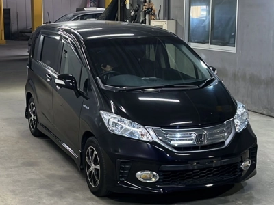 HONDA FREED HYBRID