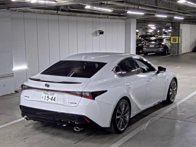 LEXUS IS