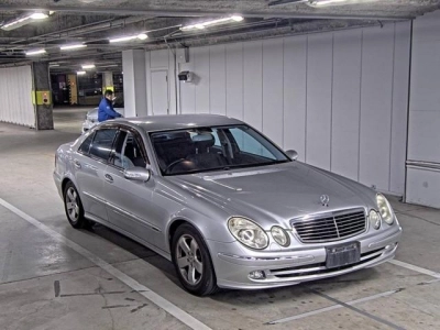 MERCEDES BENZ E CLASS