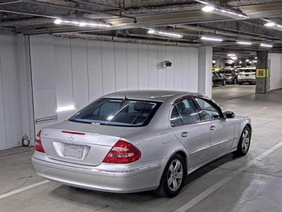 MERCEDES BENZ E CLASS