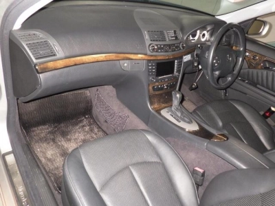 MERCEDES BENZ E CLASS