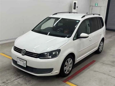 VOLKSWAGEN GOLF TOURAN