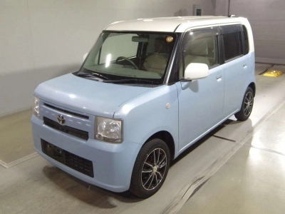 TOYOTA PIXIS SPACE