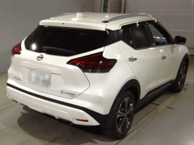 NISSAN KICKS