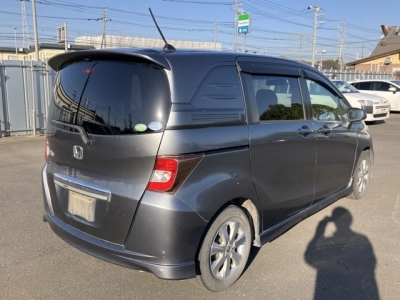HONDA FREED SPIKE