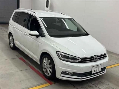 VOLKSWAGEN GOLF TOURAN