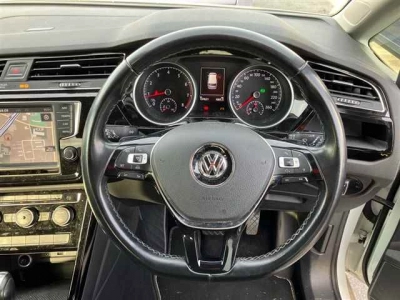 VOLKSWAGEN GOLF TOURAN