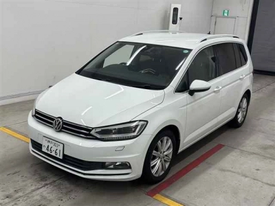 VOLKSWAGEN GOLF TOURAN